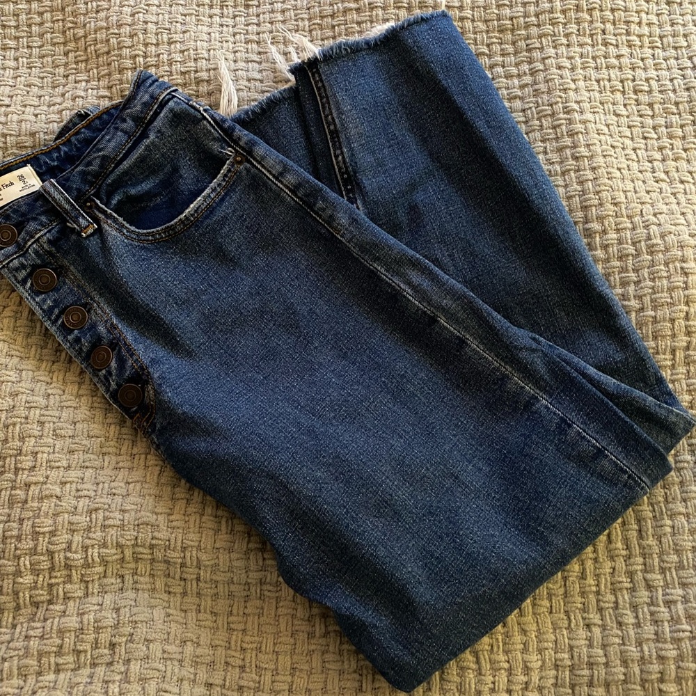 Abercrombie Curve Love High Rise Mom Jean